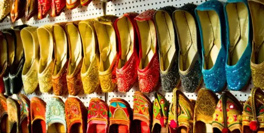 Street Shopping – Best Attractions And Spots In Mumbai To Buy Goods